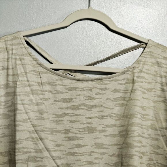Hayden Los Angeles, Shades of Sage Top. NWT/Size-2X - Picture 4 of 7